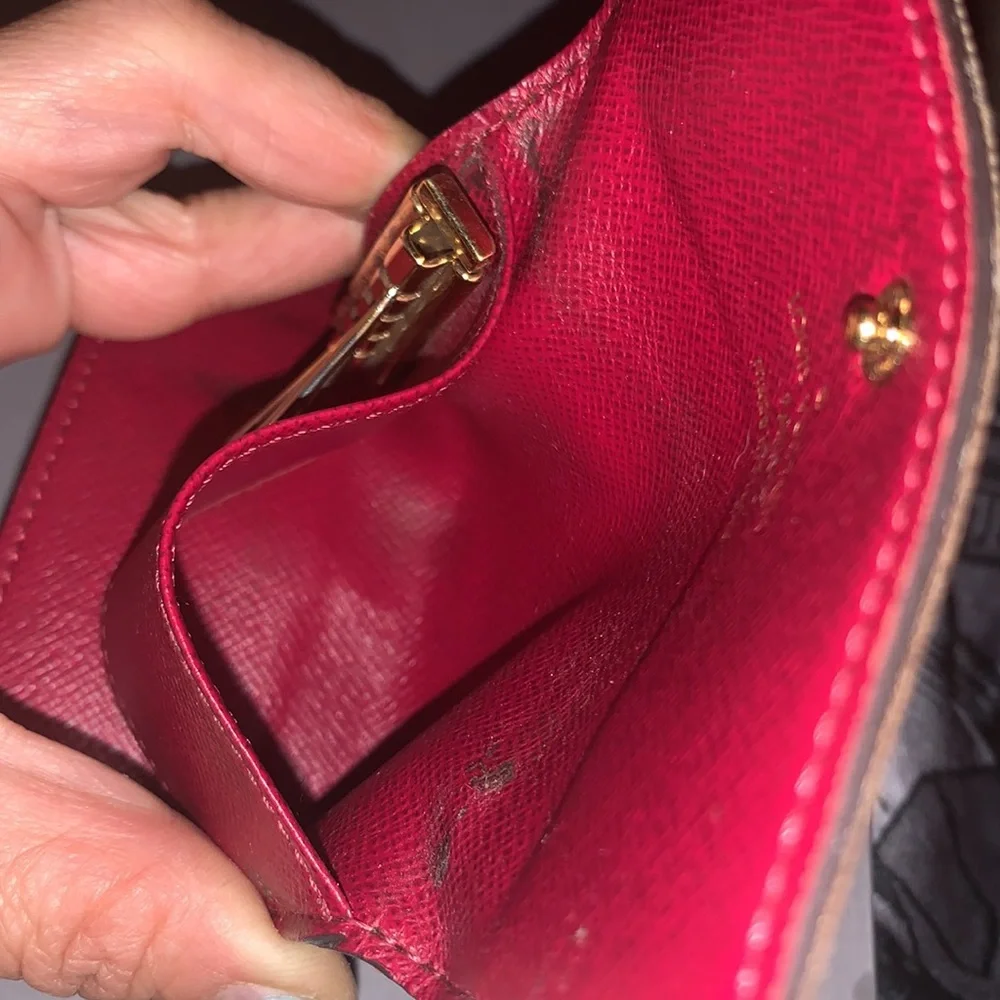 ♥️ ♥️ Louis Vuitton Monogram signature design LV Logo 4 key holder M/F